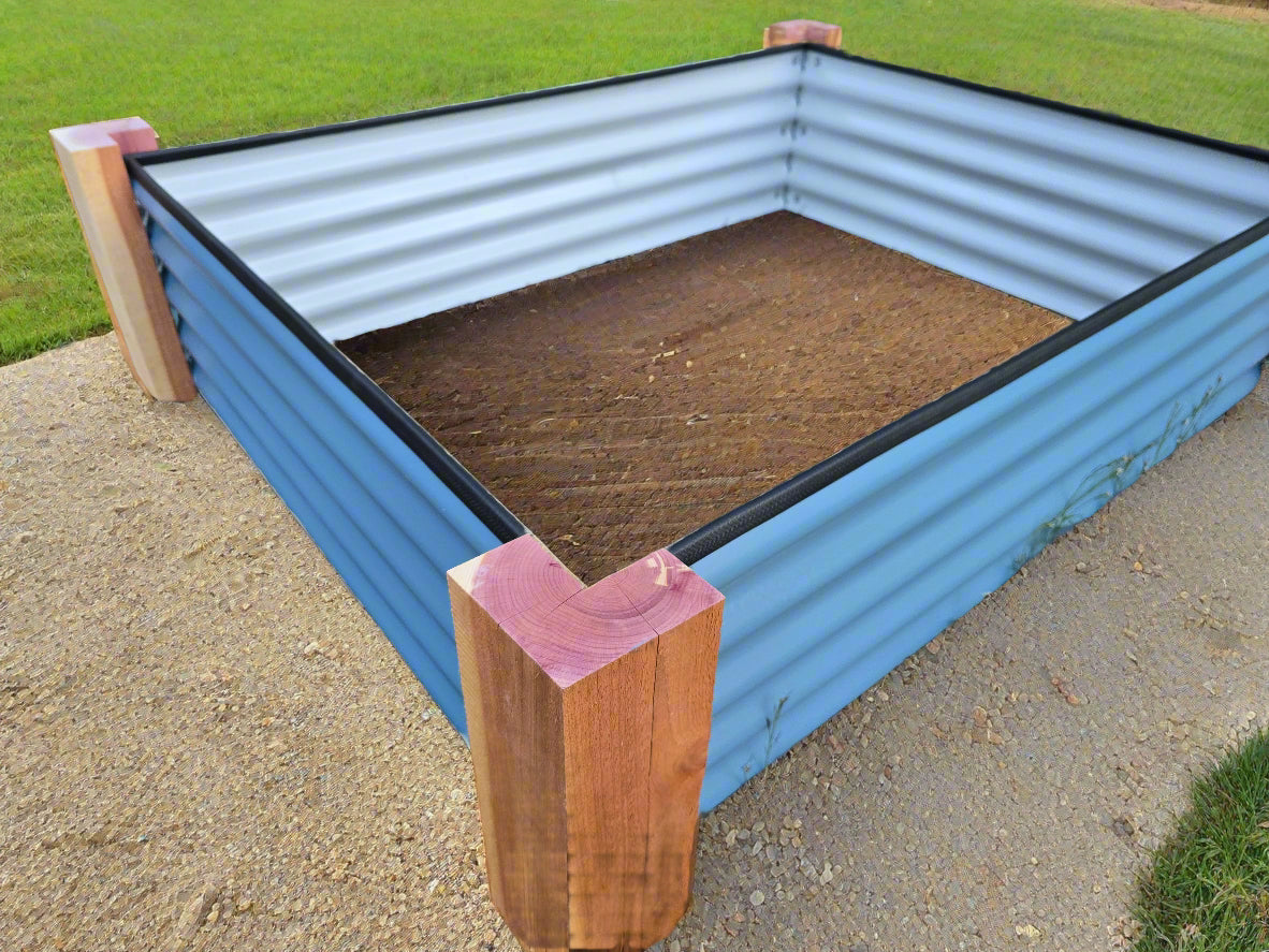 4'x6' Metal Garden Bed w/Cedar Corner Posts