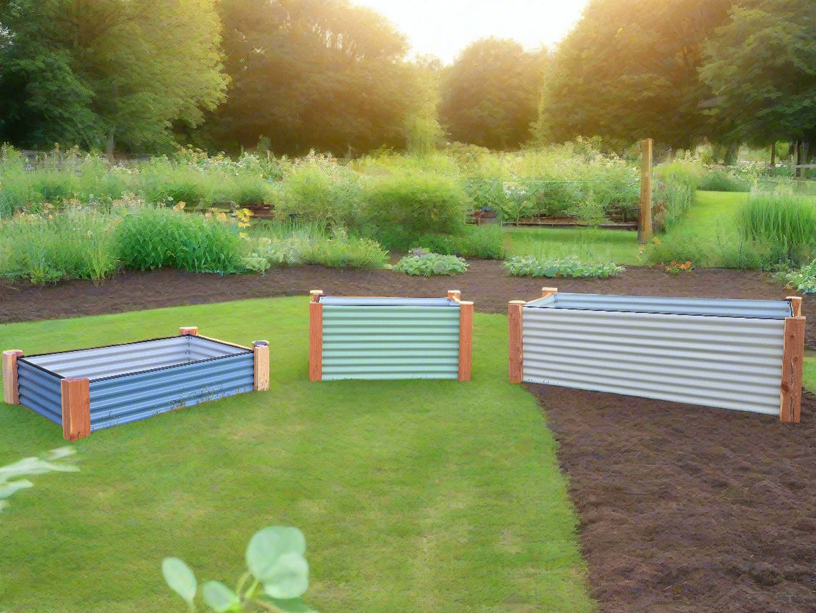 4'x6' Metal Garden Bed w/Cedar Corner Posts