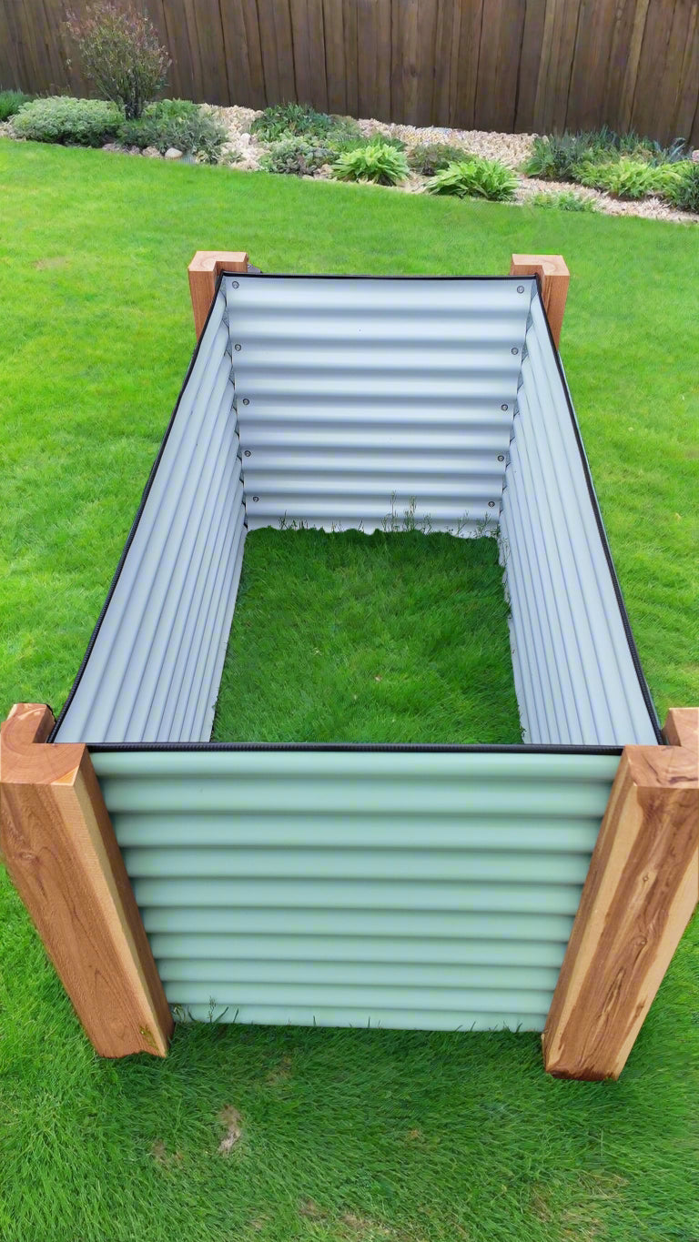 4'x6' Metal Garden Bed w/Cedar Corner Posts
